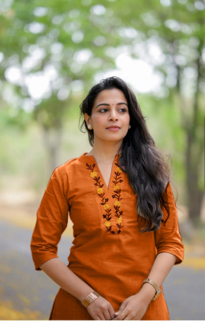 Veloura Essence Women Fashion Cotton Slub Embroidered Kurti & Pant Set